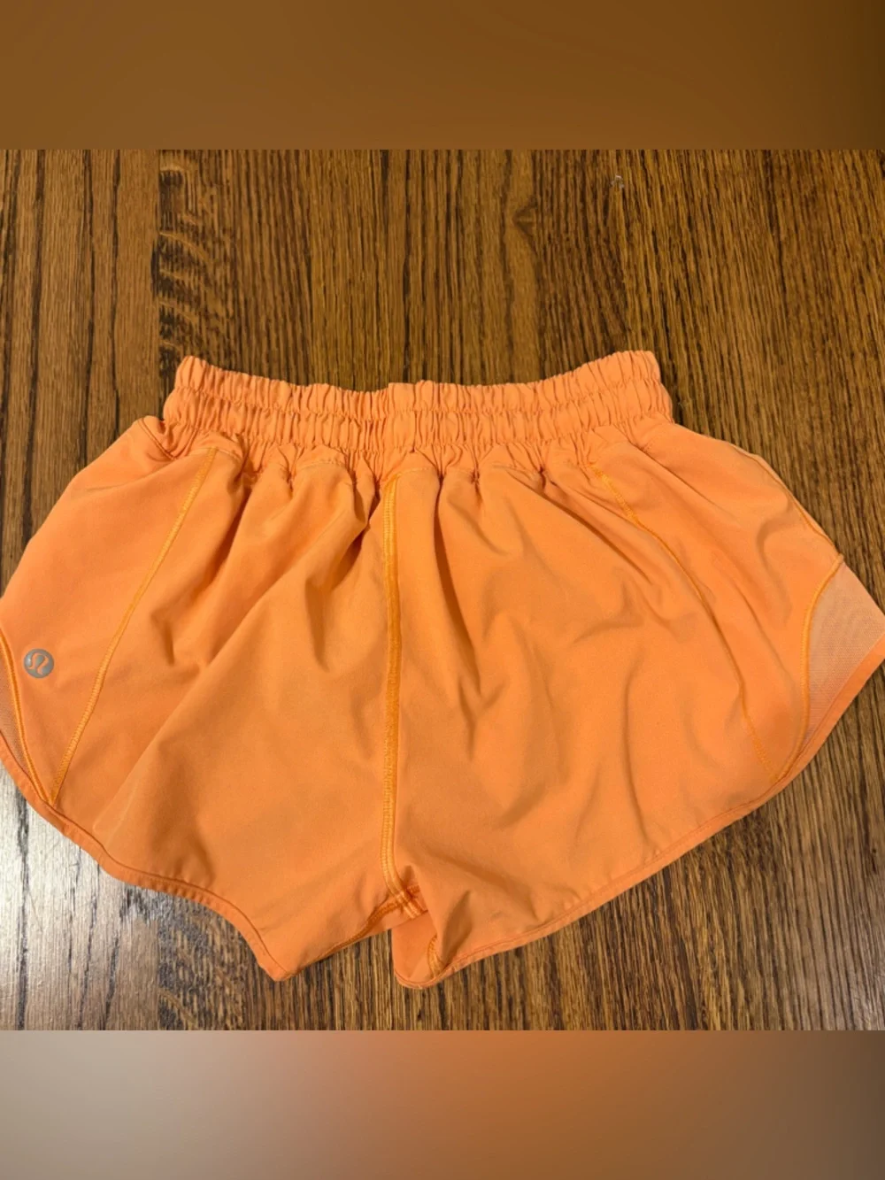Lululemon hotty hot short, sz 0 - Picture 2 of 2
